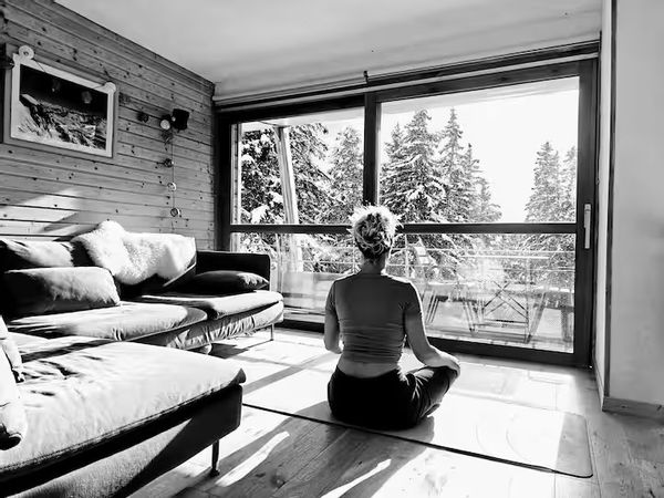 Appartement devant la forêt, les sentiers, grand calme et sauna