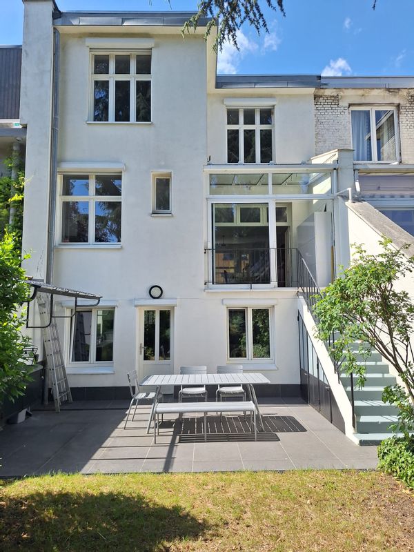 Maison ART DECO au calme et aux portes du Lille à 300m du tramway