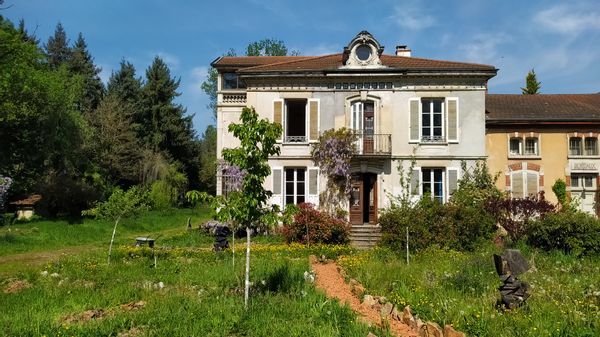Bienvenue à L'Astrolabe, maison d'artistes