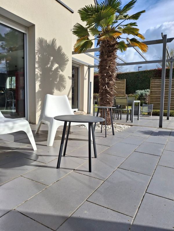 Maison avec 1 chambre, un grand jardin