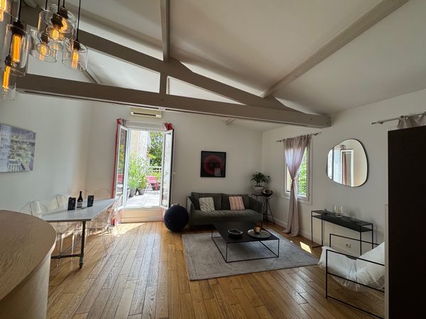 Beautiful apartment with terrace and air-conditioning