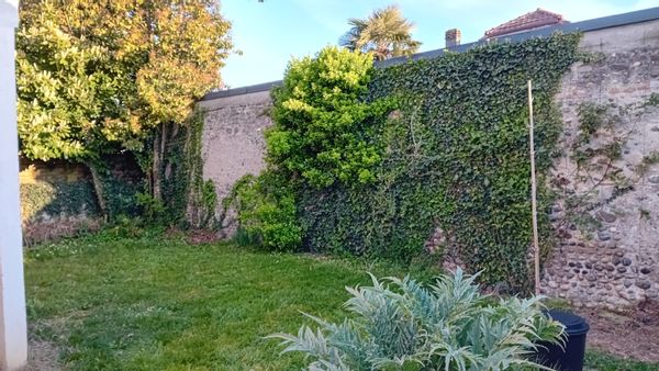 Maison de village 3 chambres à proximité de Pau (à pied ou vélo) et de la montagne