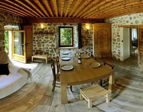 Gîte Alpe pour vos vacances montagne au coeur des Alpes à 1200m. Idéal pour vos vacances reposantes