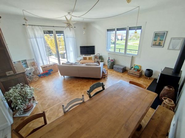 Maison dans quartier résidentiel calme