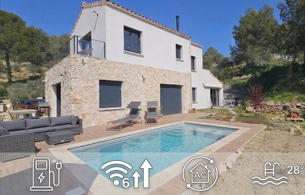 Maison moderne dans la pinède provençale, pouvant accueillir jusqu'à 8 personnes, Piscine privée