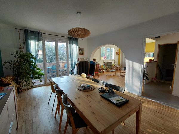 Grande maison lumineuse dans un quartier calme et recherché de Valence