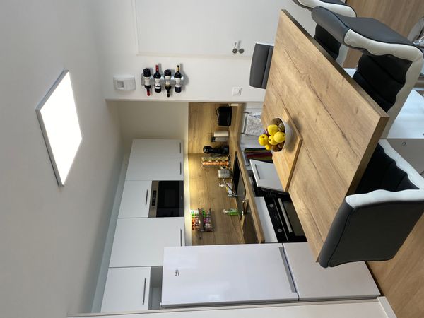Appartement T2 avec une chambre et salon exposés plein sud, balcon également plein sud Proche centre