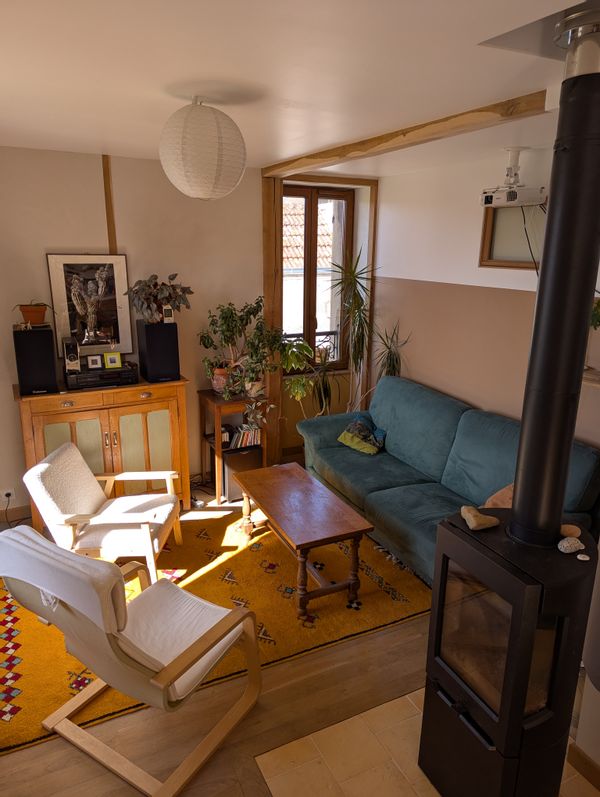Maison de bourg lumineuse avec jardin, et bientôt une terrasse plein sud...