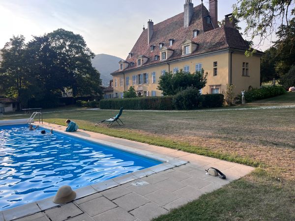 Château XVIIIe, Piscine & Vue Alpes : L'exception à Voiron