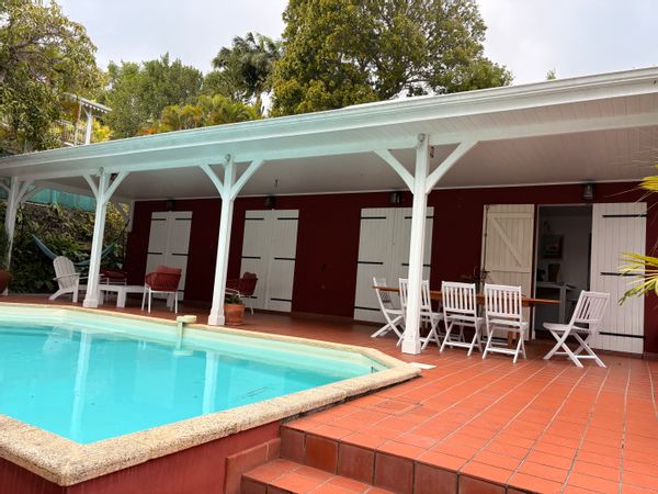 Villa Quesada, un cocon de verdure proche de la plage et du centre ville