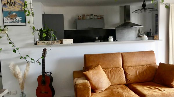 Notre appartement avec parking privatif est un logement tout près du lac et centre ville