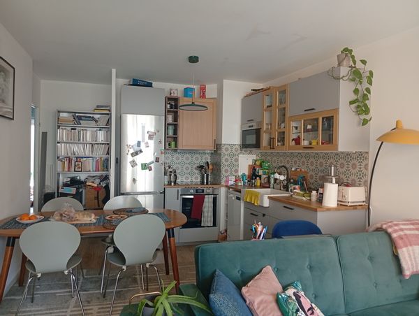 Très bel appartement au rez-de-chaussée avec deux jardins privatifs.