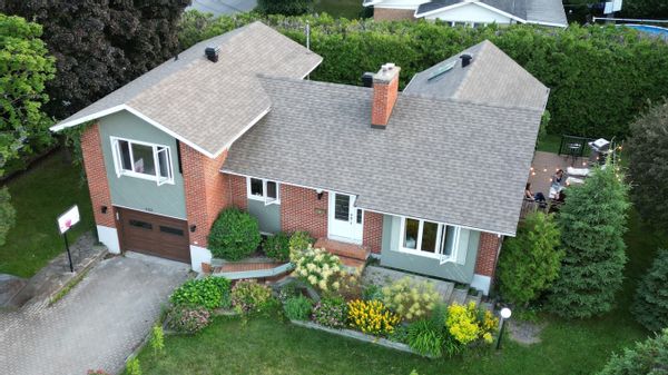 Maison familiale lumineuse (spa et verrière) à Rimouski près du fleuve St Laurent et du centre-ville