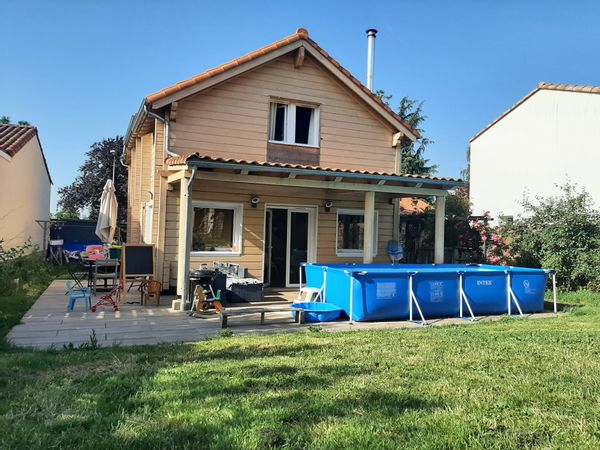 Chalet atypique au coeur du vignoble nantais avec grand jardin, poules, terrasse et voisinage sympa