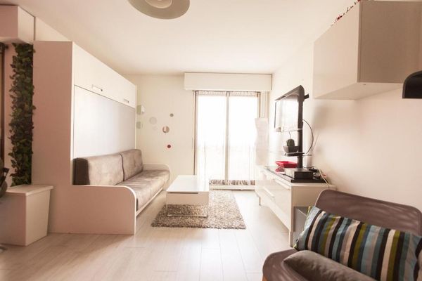 Elégant appartement équipé à deux pas de Paris situé aux pieds du centre Commercial "Créteil Soleil"
