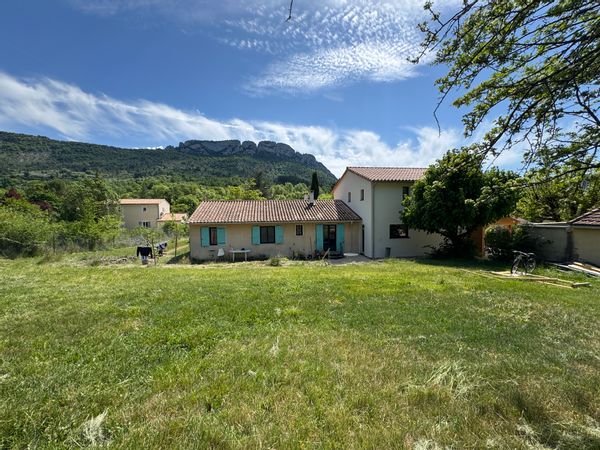 Maison familiale 6 personnes au coeur du parc des Baronnies Provençales à Buis-les-Baronnies.