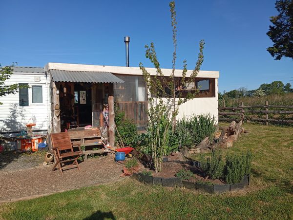 Mobil home dans écrin de verdure