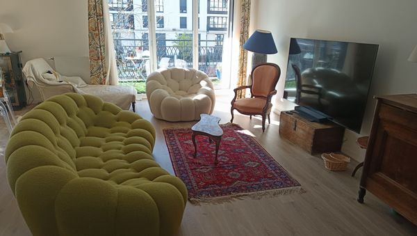 La chambre de Camille, proche de tous commerces et de la nature.