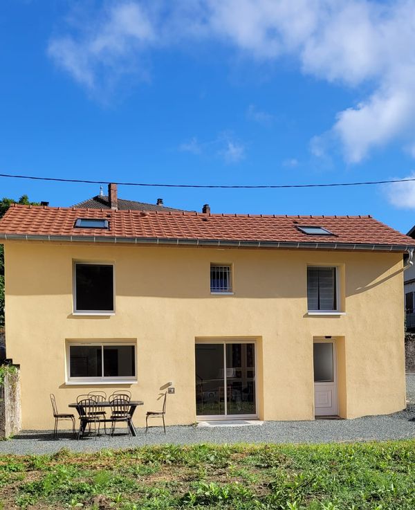 La maison de Gaetan au pied des montagnes