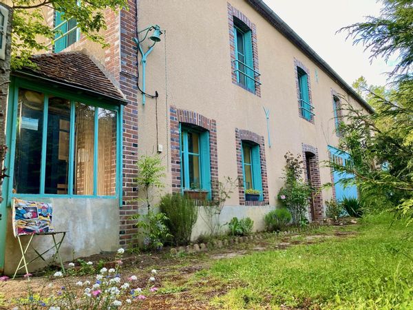 Maison ancienne en Bourgogne, campagne et couchers de soleil magnifiques