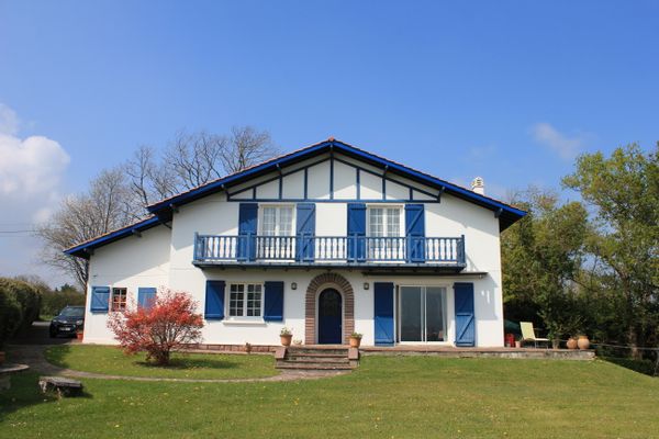 Maison familiale de 5 chambres avec jardin sur la côte basque, à 5-10 mn des plages.
