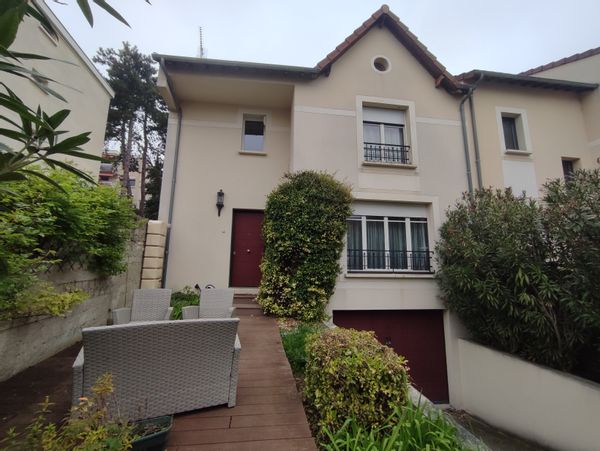 Maison à Nogent-sur-Marne, proche du bois de Vincennes, de la Marne et en même temps à côté de Paris