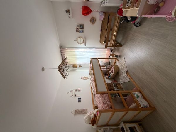 Je suis Maeva et je propose mon appartement proche Paris.