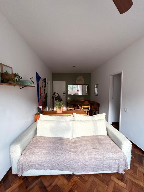 Family-friendly 3-bedroom French-Brazilian apartment on a quiet street with treetops views