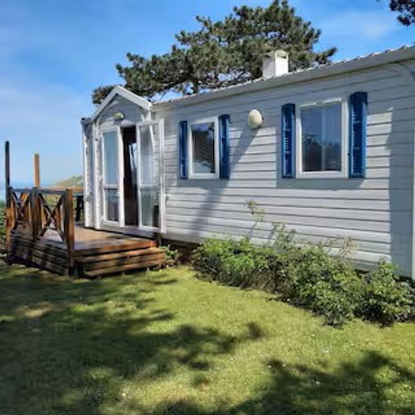Mobilhome  avec terrasse vue sur mer