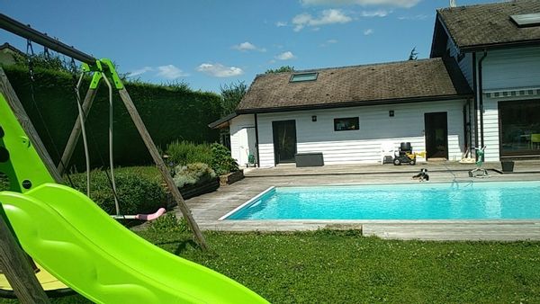 Studio mezzanine piscine ANNECY. Calme et environnement agréable.  ECHANGE GP JANVIER FEVRIER 2025