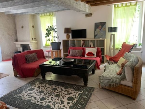 Douceur de vivre, maison de village en pierre près des Chateaux de la Loire et de la forêt