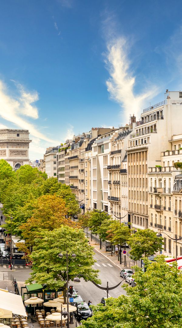 Entre l'Arc de Triomphe et le Parc Monceau