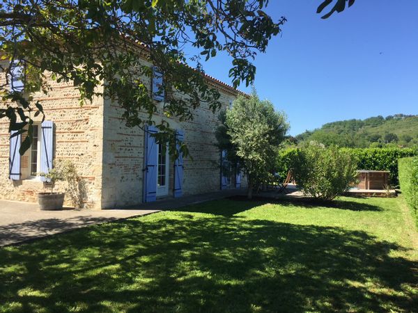 Maison en pierre à la campagne (5 chambres, piscine) dans une région ensoleillée et gastronomique