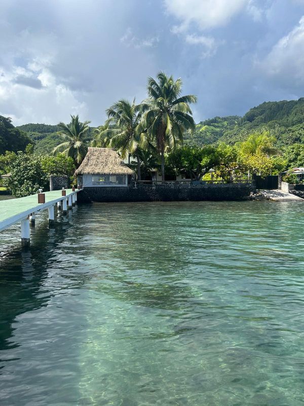 Maison de charme en bord de lagon avec ponton privatif