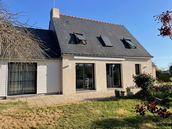 La maison de Dominique et Jean-Luc au bord de la mer sur la presqu'ile de Rhuys dans le Morbihan