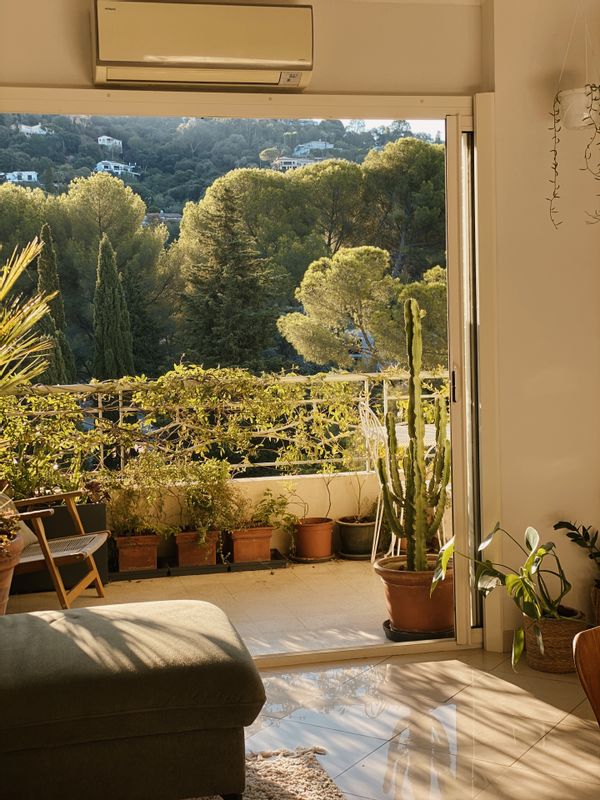 Appartement deux pièces avec terrasse au dernier étage