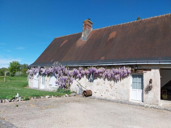 La grange de la grotte aux fées
