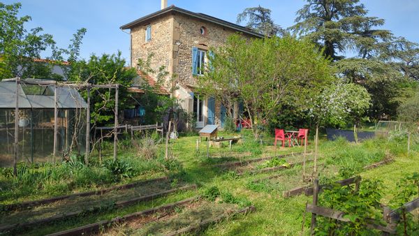 Maison de charme entre ville et campagne