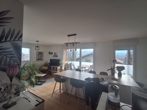 Appartement lumineux à deux pas du lac
