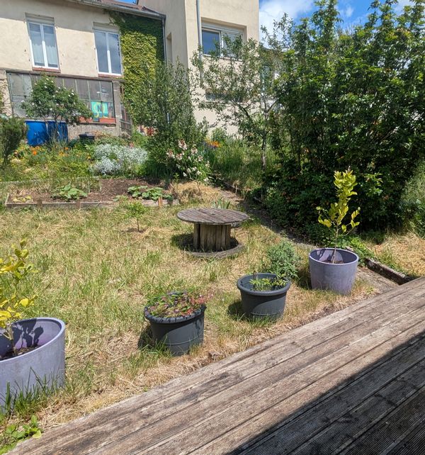 Maison exposée au sud côté jardin, terrain en pente, sans vis-à-vis