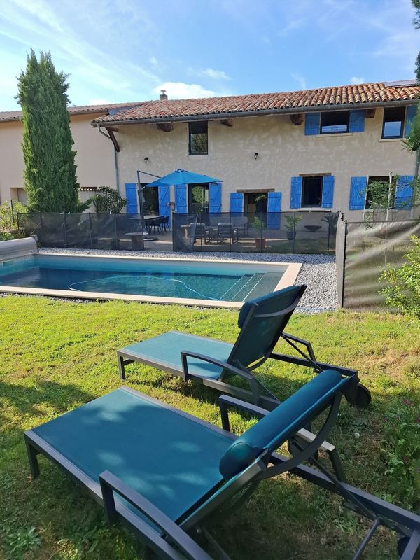 Maison spacieuse et moderne au coeur de la Dombes, proche Lyon avec piscine sécurisée