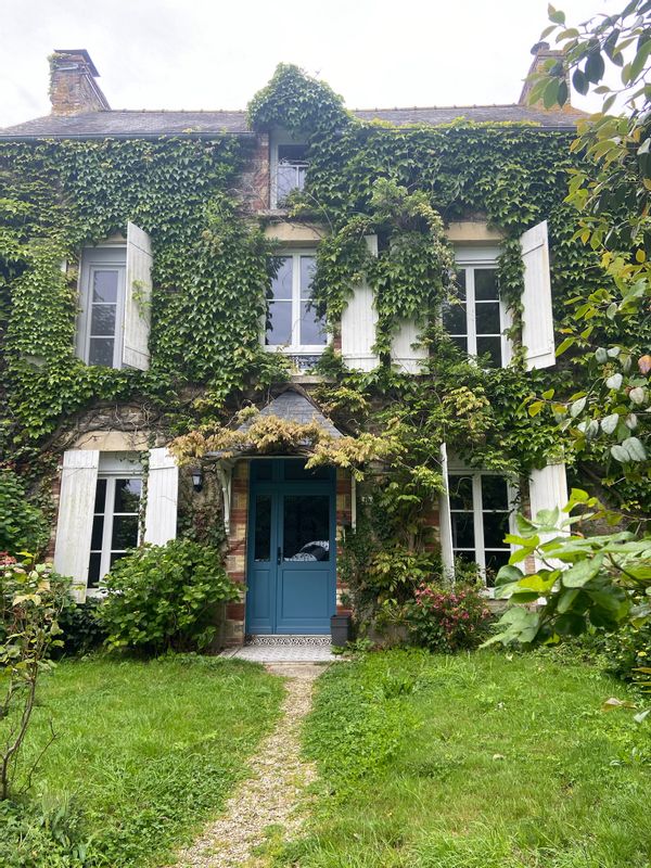 Belle maison en pierre rénovée à 2 pas de la Rance et proche de St Malo