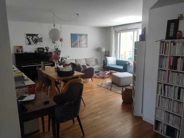 Très bel appartement au coeur de la Croix Rousse à Lyon avec deux balcons