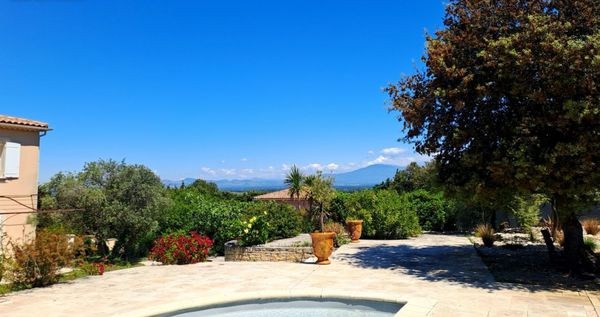 Bienvenue à Bel Air! Maison avec grand jardin, vue Ventoux et piscine proche d'Avignon