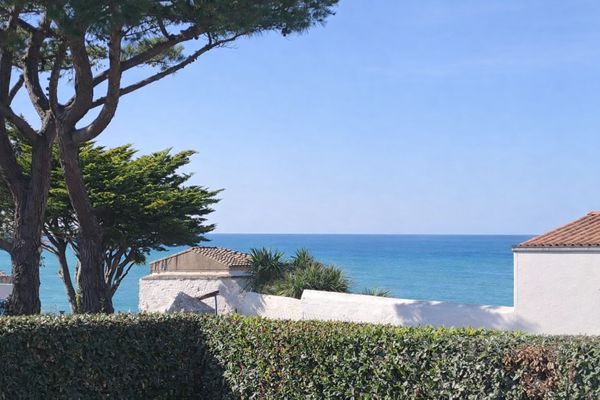 Au calme de son impasse privée, à 50 M de la mer, 6 km du charmant village de PORNIC