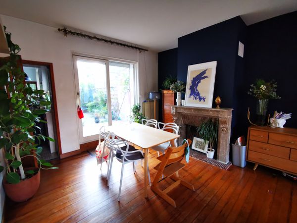 Grande maison au bord de la mer avec cour privative, à 5 min à pied de la plage