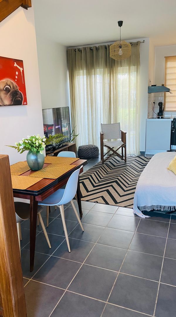 Duplex calme · proche plage  lumineux   paisible et bien situé