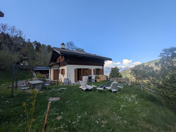 Chalet au coeur de la montagne suisse