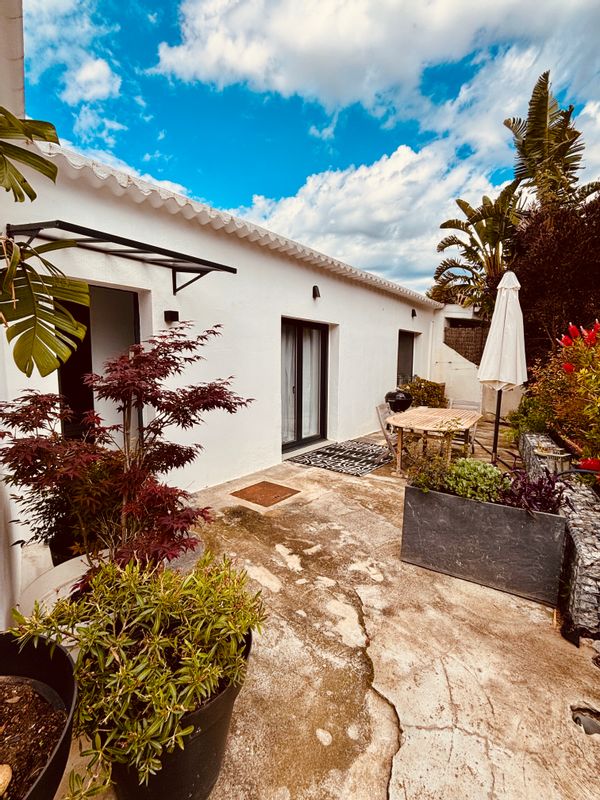 Petite maison indépendante à 8min à pied de la plage et des restaurants et à 15min de la gare