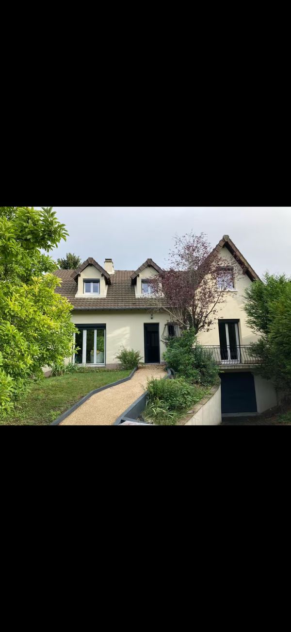 La maison à 20 min de Paris, familiale et adaptée PMR, grande terrasse pour profiter du soleil!